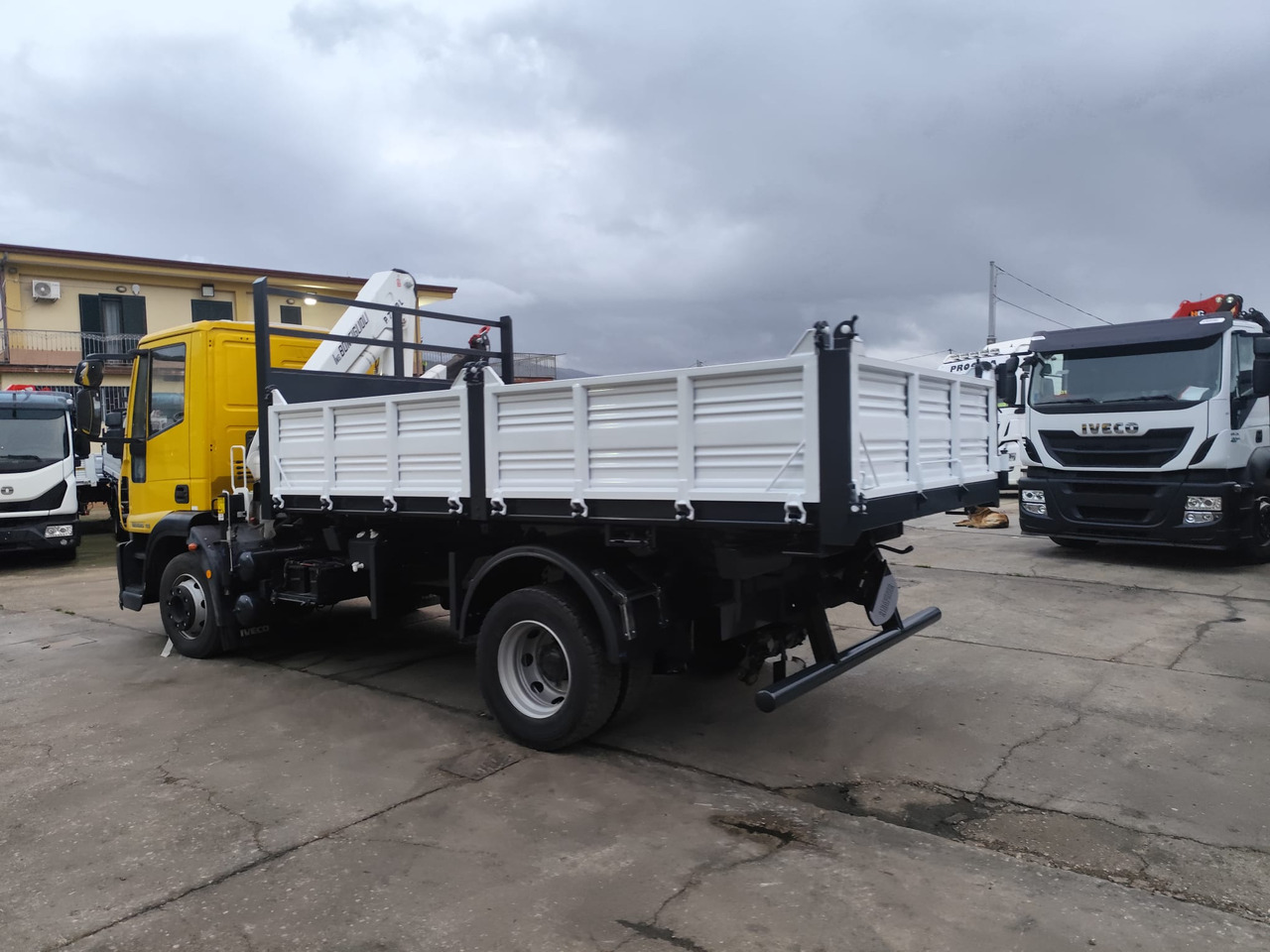 Xe cẩu tự hành IVECO EUROCARGO 120E28P: hình 40