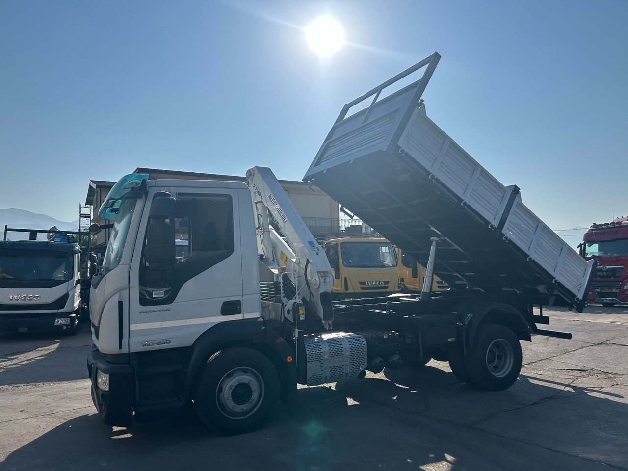 Xe cẩu tự hành IVECO EUROCARGO 140-250: hình 25