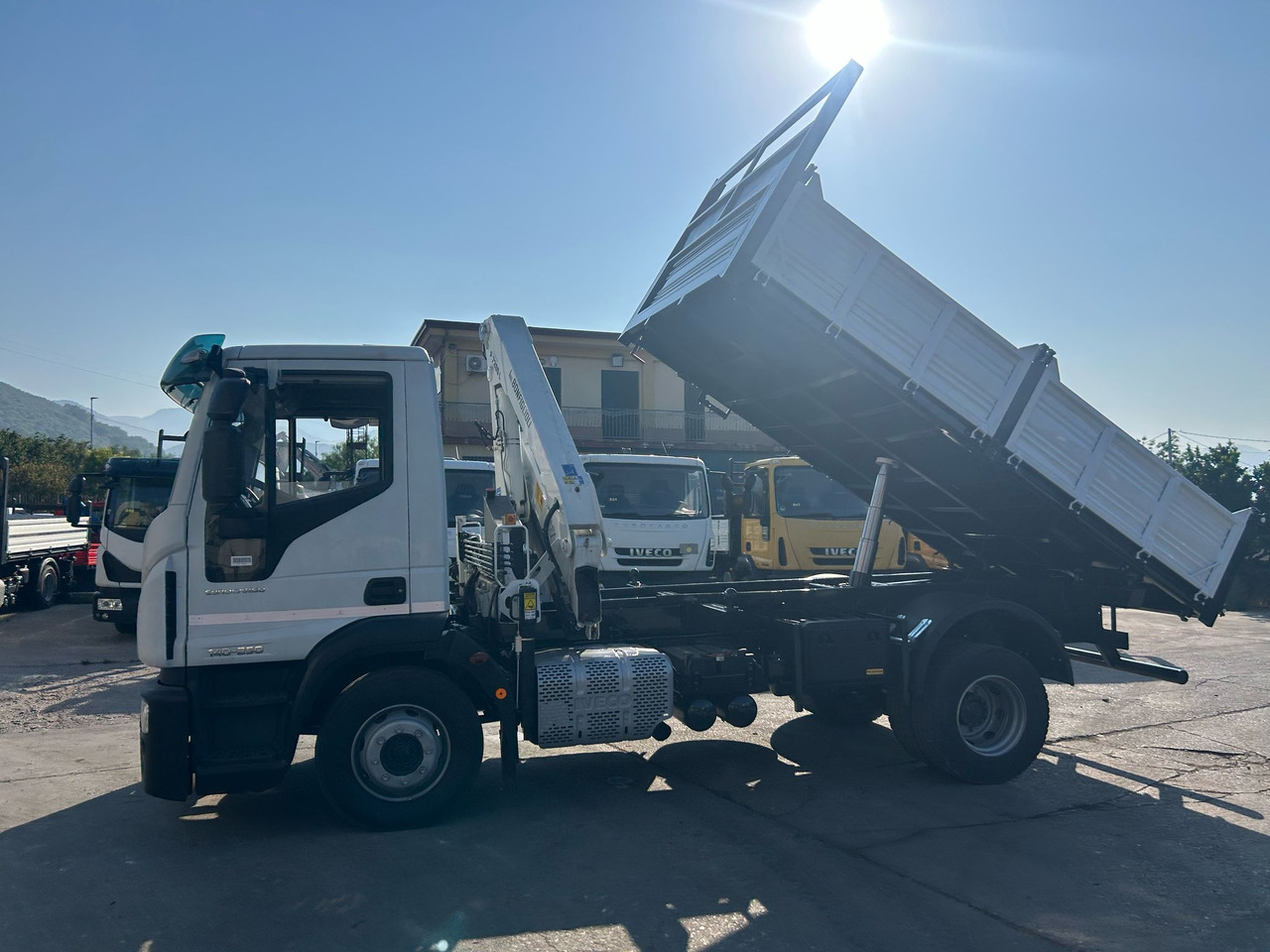 Xe cẩu tự hành IVECO EUROCARGO 140-250: hình 26
