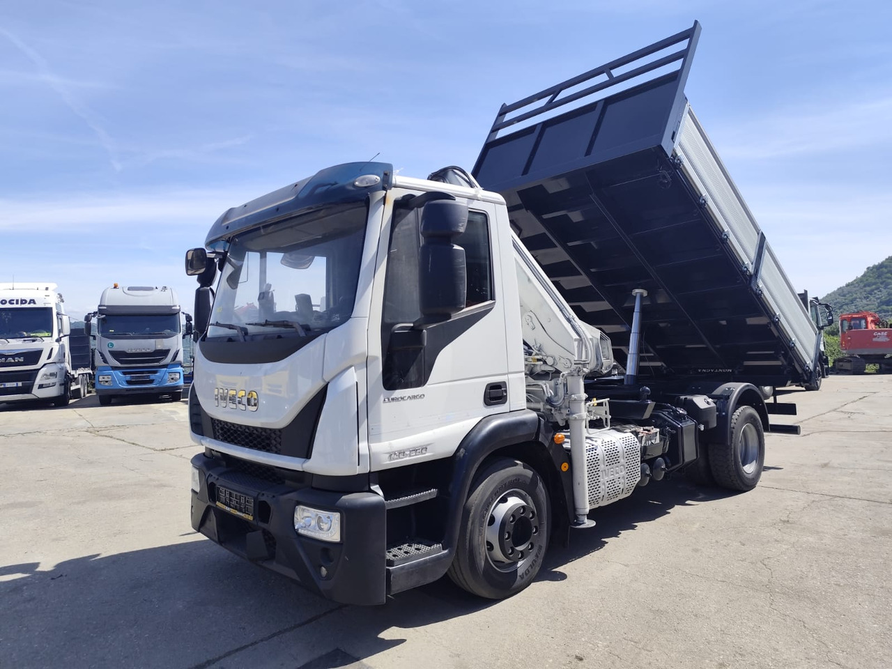 IVECO EUROCARGO 140-250 - Xe cẩu tự hành: hình 1 IVECO EUROCARGO 140-250 - Xe cẩu tự hành: hình 1