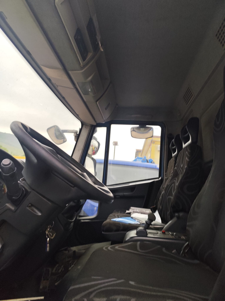 IVECO EUROCARGO 140E25 - Xe tải khung gầm: hình 5 IVECO EUROCARGO 140E25 - Xe tải khung gầm: hình 5