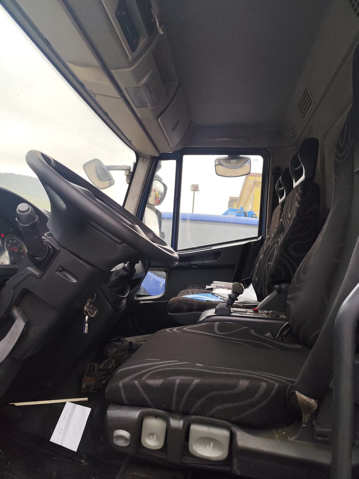 IVECO EUROCARGO 140E25 - Xe tải khung gầm: hình 4 IVECO EUROCARGO 140E25 - Xe tải khung gầm: hình 4