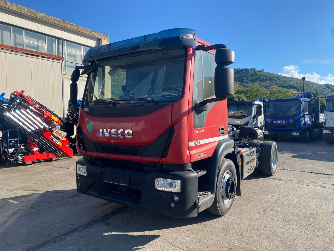 IVECO EUROCARGO 150-280 - Xe tải nâng móc: hình 1 IVECO EUROCARGO 150-280 - Xe tải nâng móc: hình 1