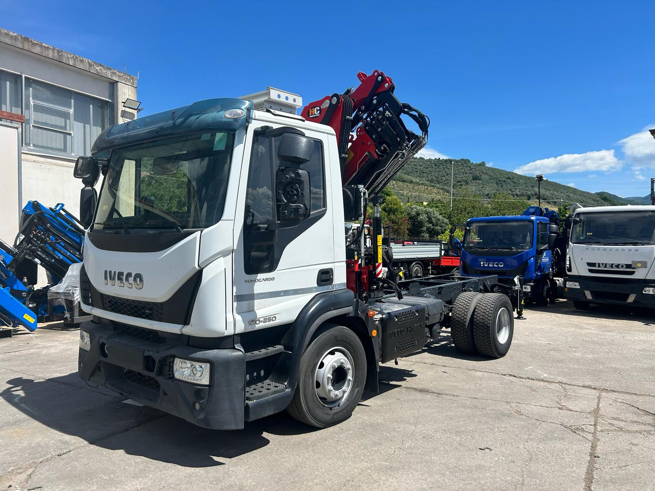 IVECO EUROCARGO 160-250 - Xe cẩu tự hành: hình 1 IVECO EUROCARGO 160-250 - Xe cẩu tự hành: hình 1