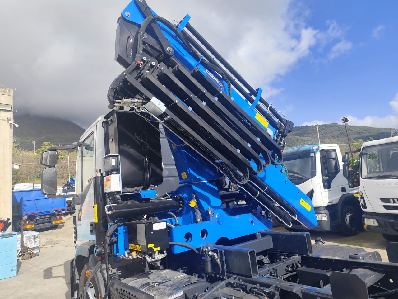 IVECO EUROCARGO 180-250 - Xe cẩu tự hành, Xe cẩu tự hành: hình 5 IVECO EUROCARGO 180-250 - Xe cẩu tự hành, Xe cẩu tự hành: hình 5