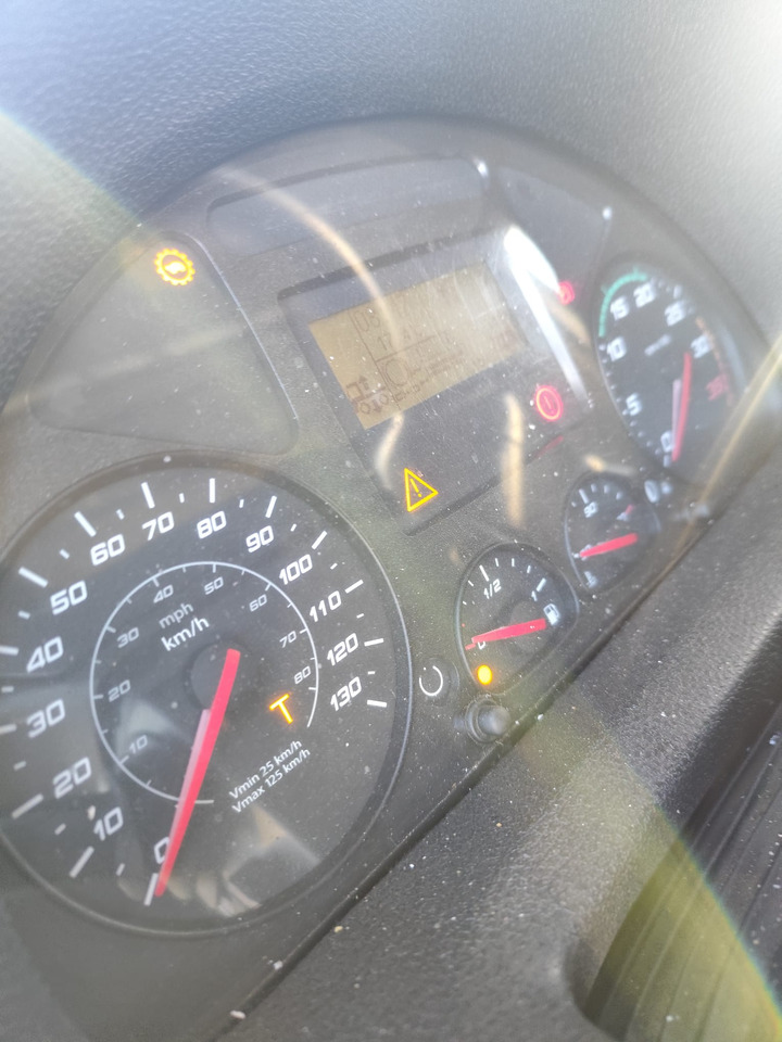 IVECO EUROCARGO 180-320 - Xe tải khung gầm: hình 5 IVECO EUROCARGO 180-320 - Xe tải khung gầm: hình 5