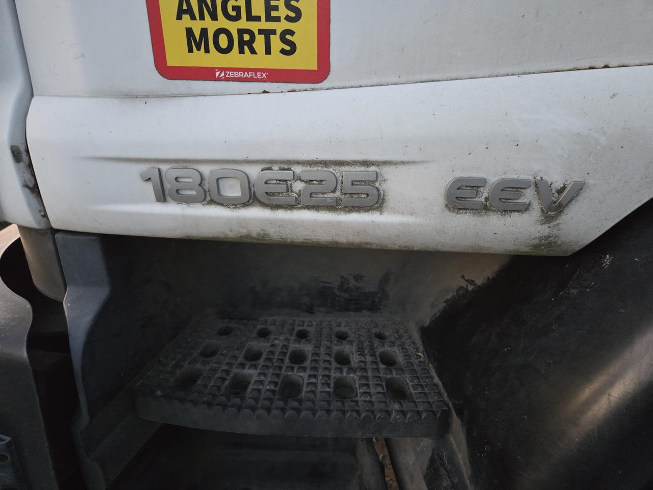 IVECO EUROCARGO 180E25 - Xe cẩu tự hành, Xe cẩu tự hành: hình 5 IVECO EUROCARGO 180E25 - Xe cẩu tự hành, Xe cẩu tự hành: hình 5