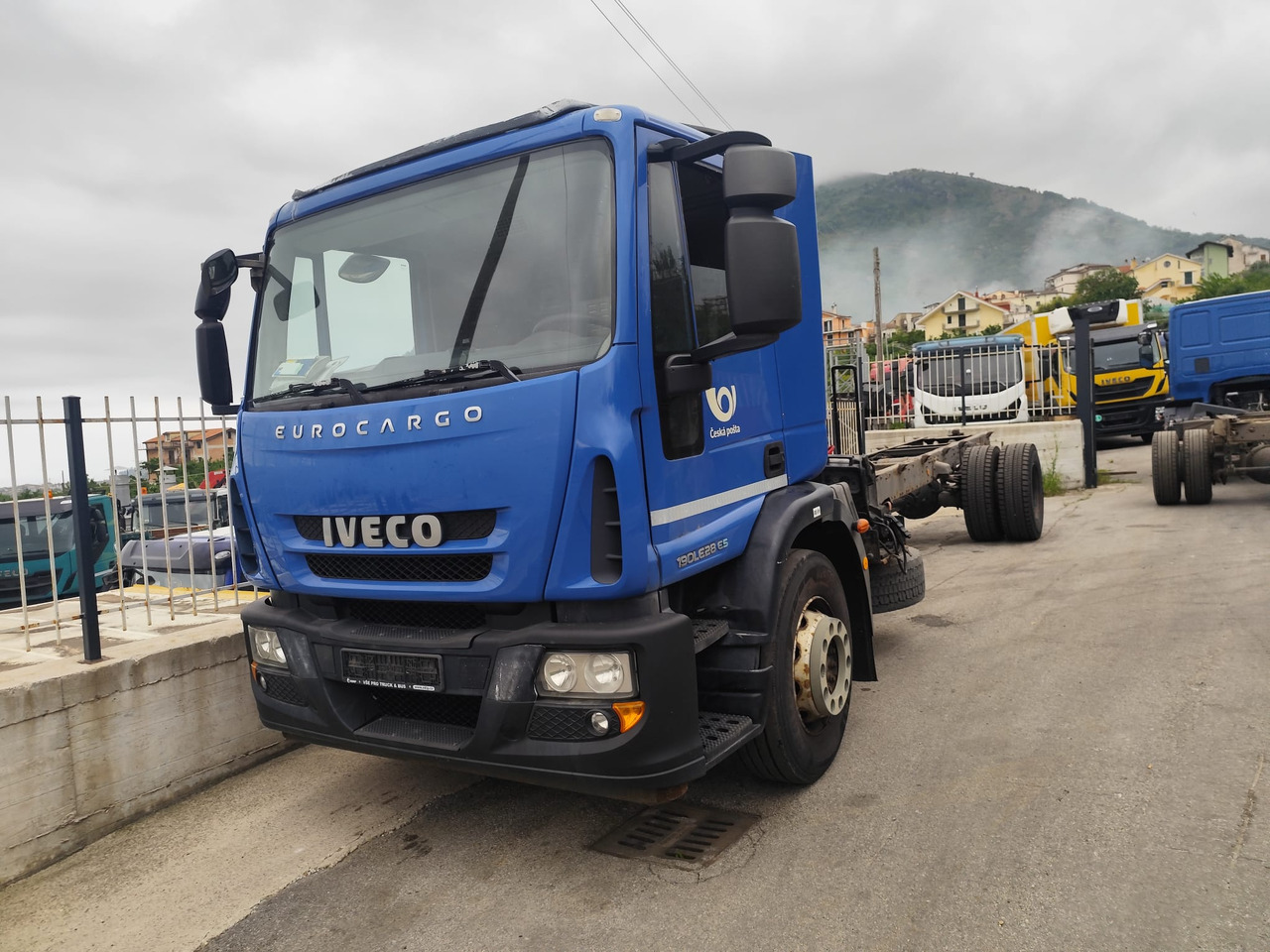 IVECO EUROCARGO 190EL28 - Xe tải khung gầm: hình 1 IVECO EUROCARGO 190EL28 - Xe tải khung gầm: hình 1