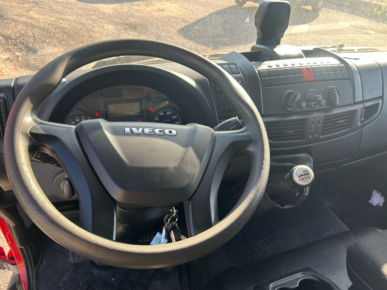 IVECO EUROCARGO 80-190 - Xe tải khung gầm: hình 3 IVECO EUROCARGO 80-190 - Xe tải khung gầm: hình 3