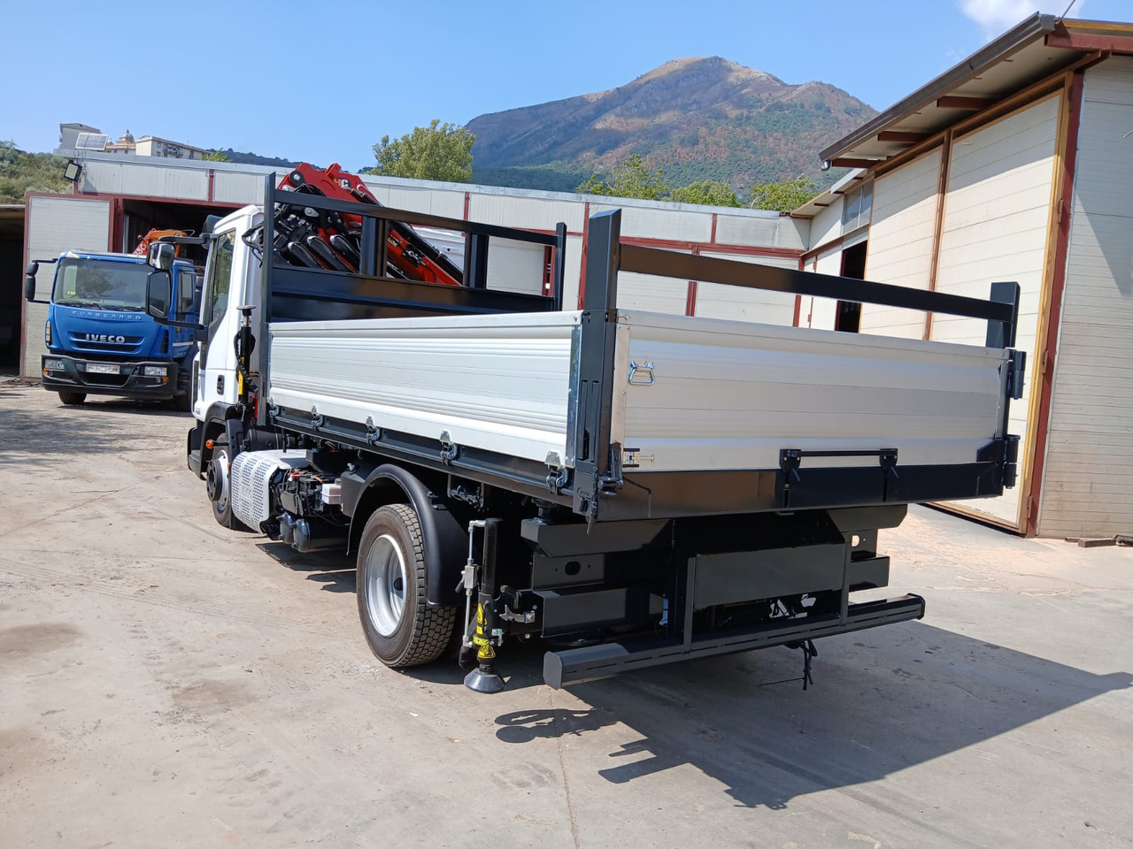 Cho thuê IVECO EUROCARGO 80-210 IVECO EUROCARGO 80-210: hình 23 Cho thuê IVECO EUROCARGO 80-210 IVECO EUROCARGO 80-210: hình 23