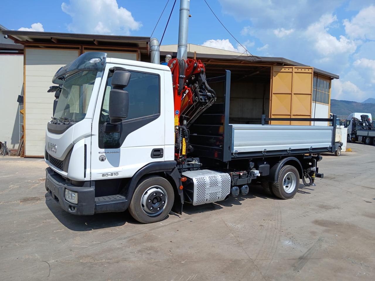 Cho thuê IVECO EUROCARGO 80-210 IVECO EUROCARGO 80-210: hình 11 Cho thuê IVECO EUROCARGO 80-210 IVECO EUROCARGO 80-210: hình 11