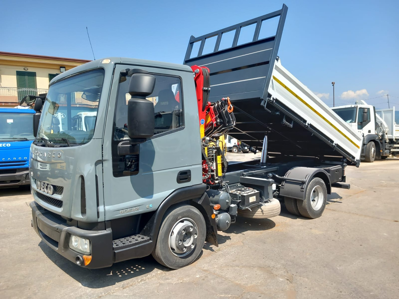 Xe cẩu tự hành IVECO EUROCARGO 80E22: hình 36