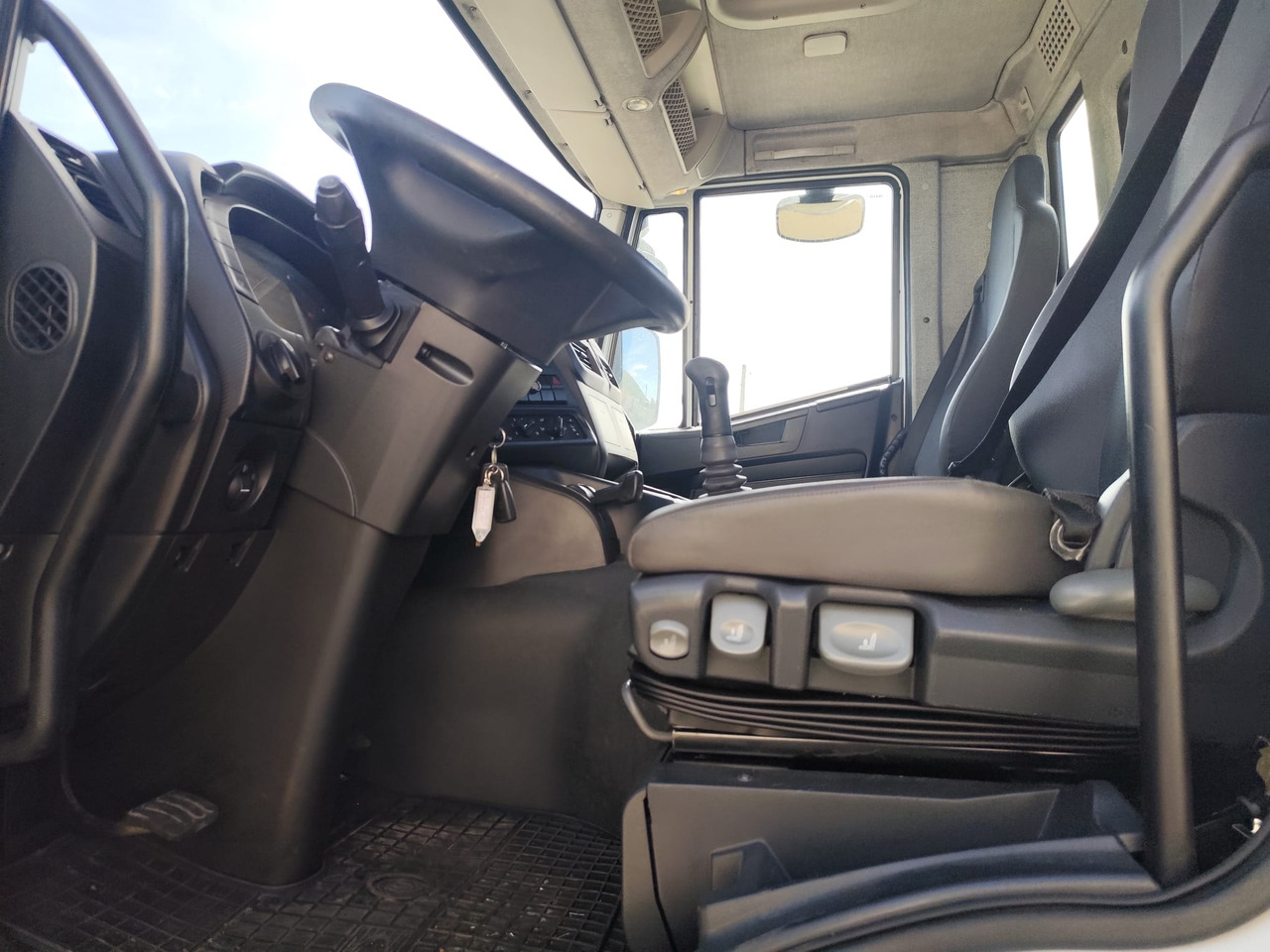 Xe cẩu tự hành IVECO STRALIS 190S31: hình 24