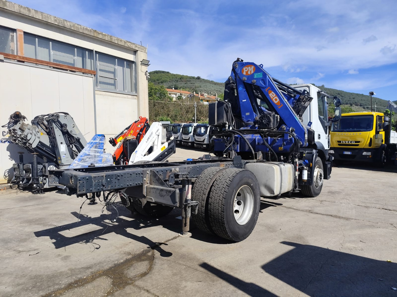 Xe cẩu tự hành IVECO STRALIS 190S31: hình 9