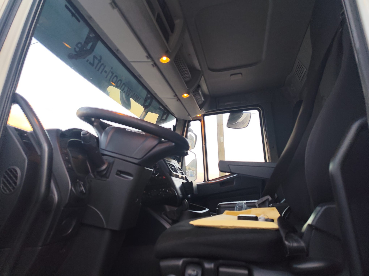 IVECO STRALIS AS 260S46 - Xe tải thùng lửng/ Phẳng: hình 4 IVECO STRALIS AS 260S46 - Xe tải thùng lửng/ Phẳng: hình 4