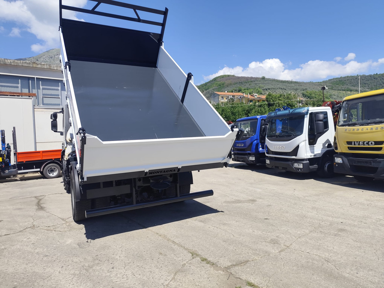 IVECO STRALIS CUBE 190S33 - Xe cẩu tự hành: hình 5 IVECO STRALIS CUBE 190S33 - Xe cẩu tự hành: hình 5