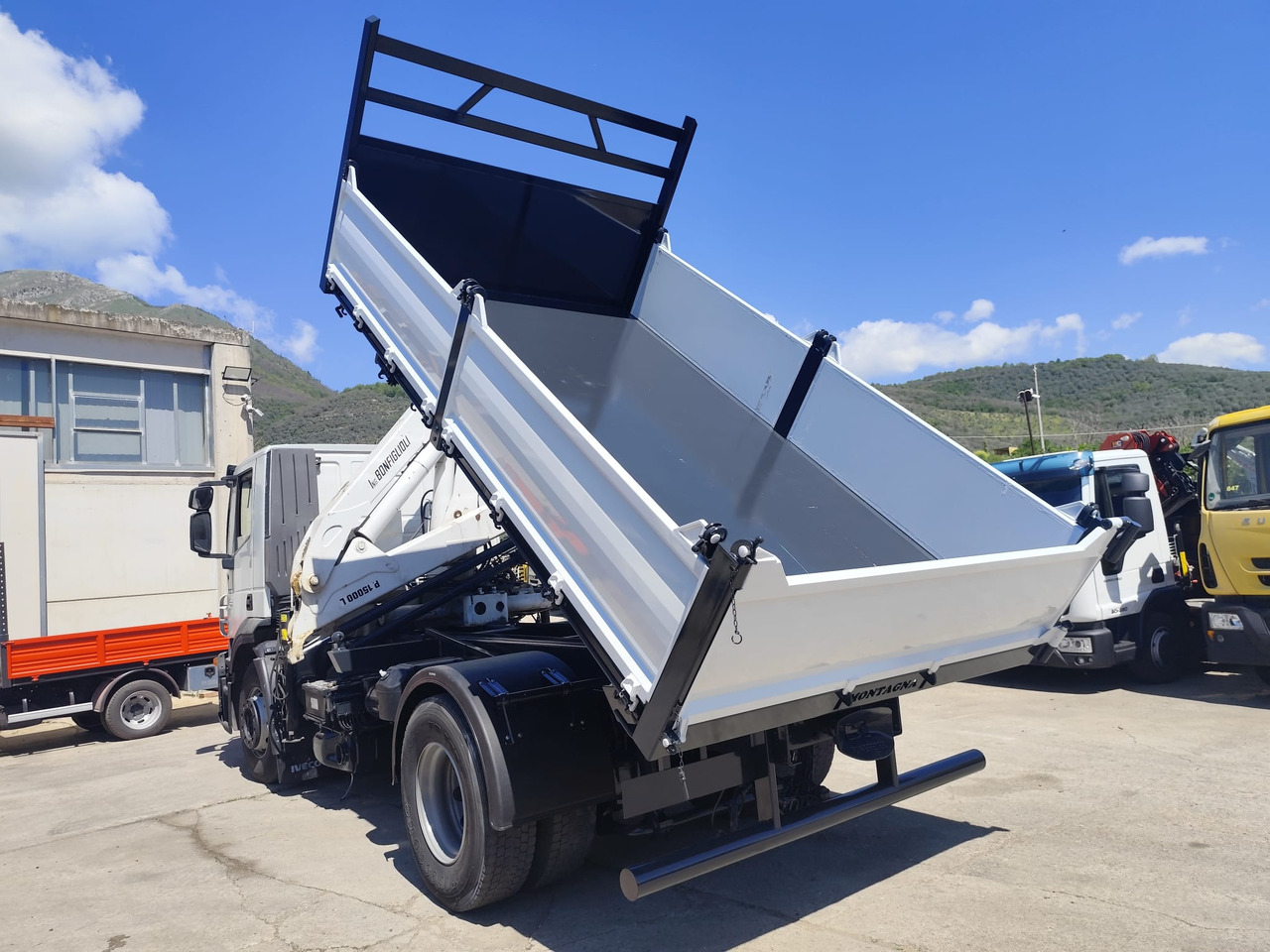 IVECO STRALIS CUBE 190S33 - Xe cẩu tự hành: hình 4 IVECO STRALIS CUBE 190S33 - Xe cẩu tự hành: hình 4