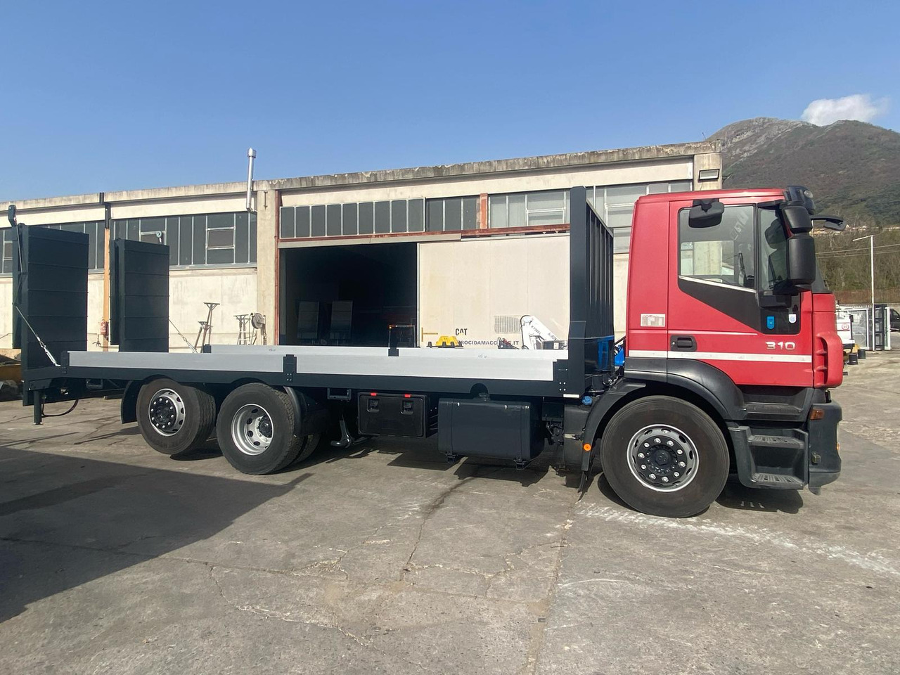 Xe tải thùng lửng/ Phẳng IVECO STRALIS CUBE 260S31: hình 17