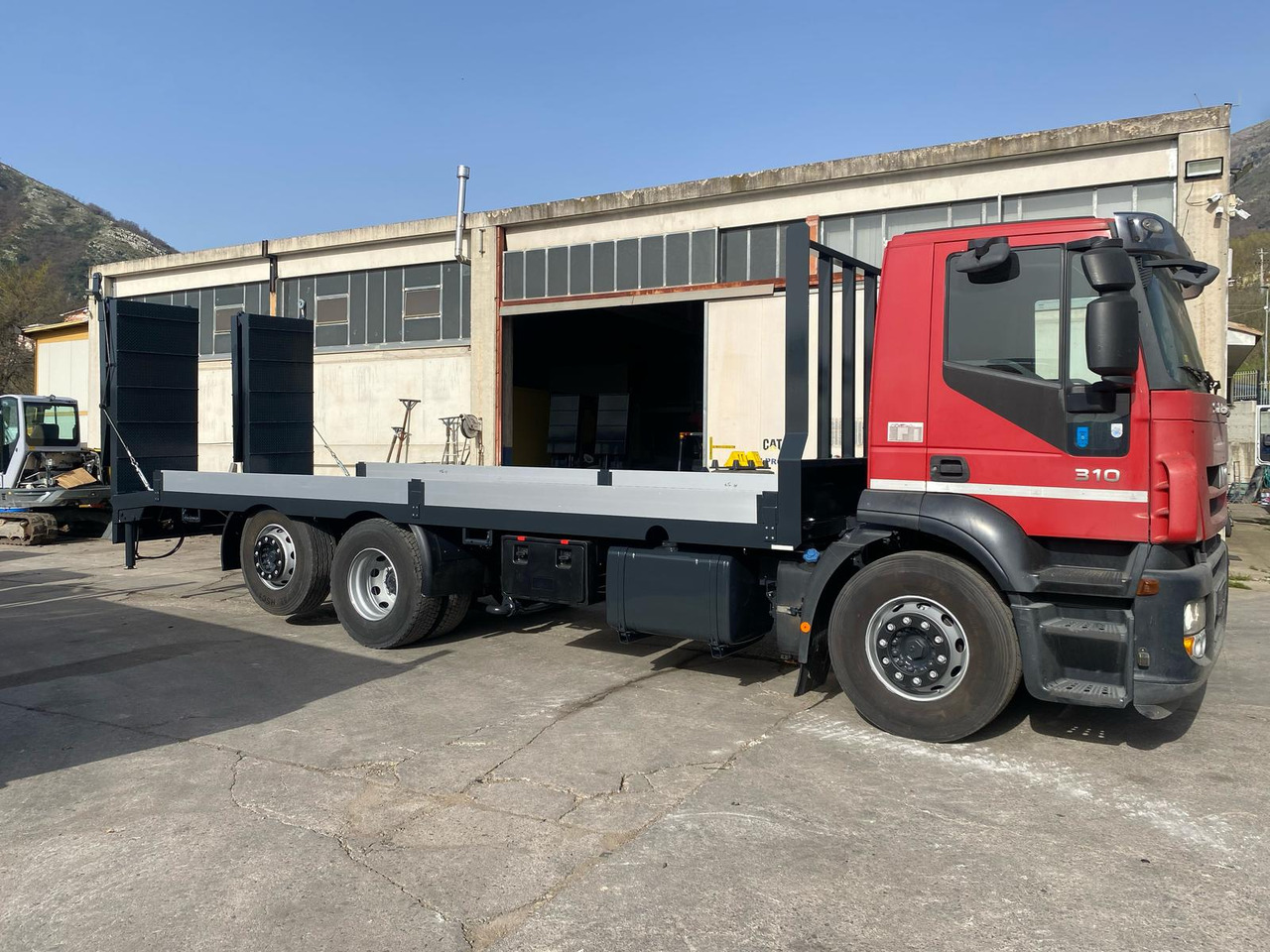 Xe tải thùng lửng/ Phẳng IVECO STRALIS CUBE 260S31: hình 15