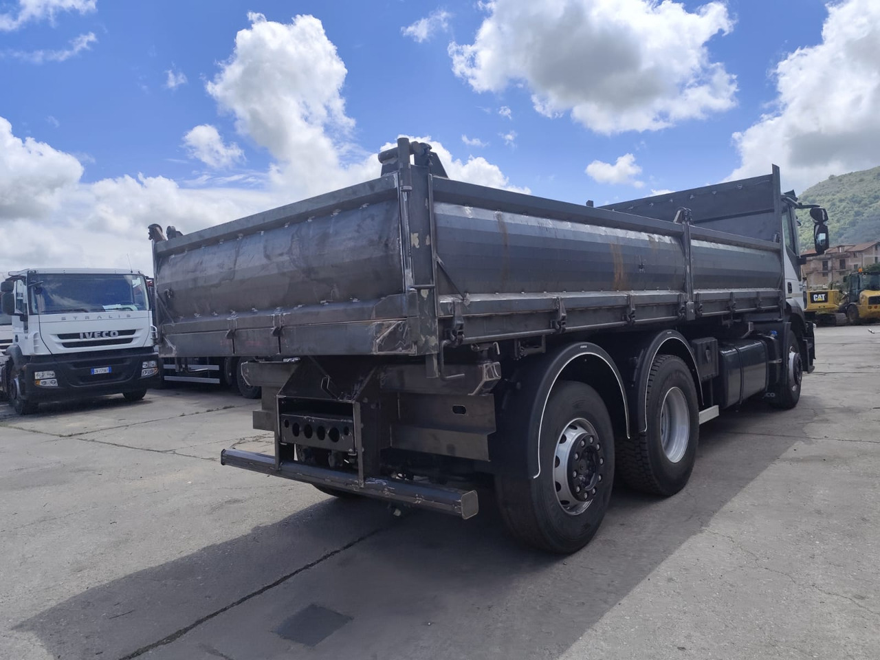 IVECO STRALIS CUBE 260S31 - Xe cẩu tự hành: hình 2 IVECO STRALIS CUBE 260S31 - Xe cẩu tự hành: hình 2