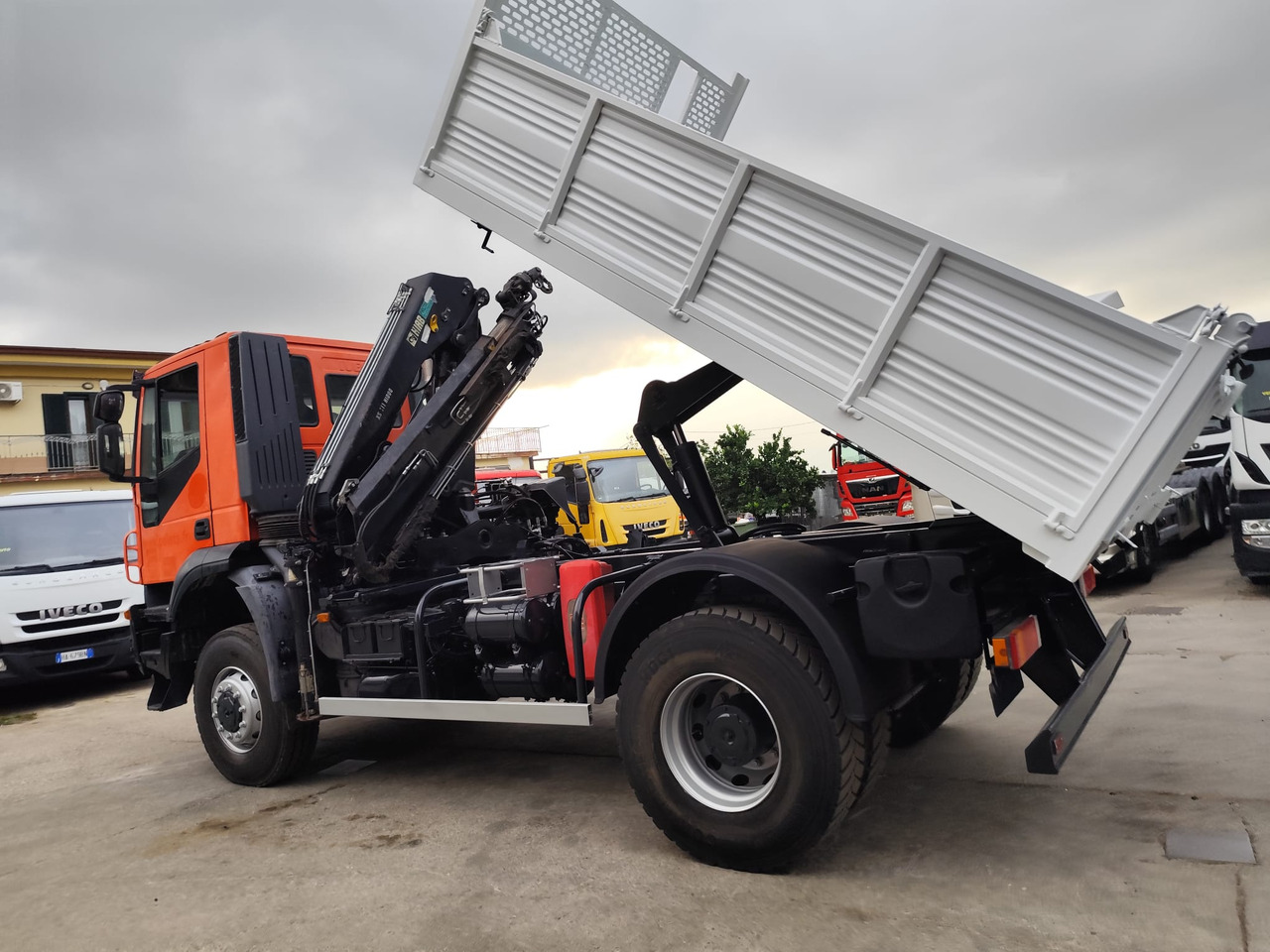 IVECO TRAKKER 190T36 - Xe cẩu tự hành, Xe ben: hình 4 IVECO TRAKKER 190T36 - Xe cẩu tự hành, Xe ben: hình 4