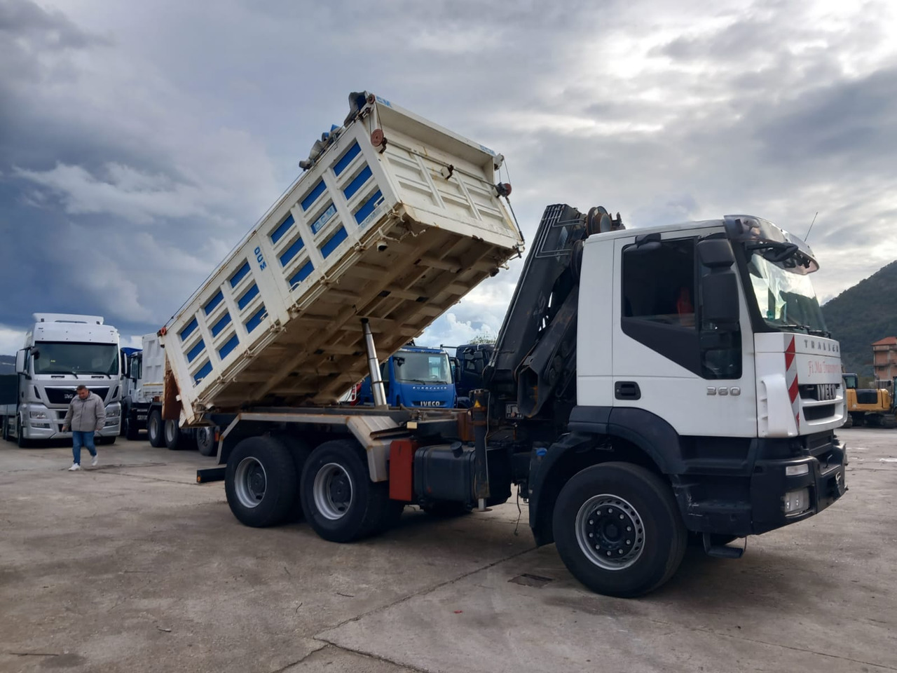 IVECO TRAKKER 260T36 - Xe cẩu tự hành: hình 4 IVECO TRAKKER 260T36 - Xe cẩu tự hành: hình 4