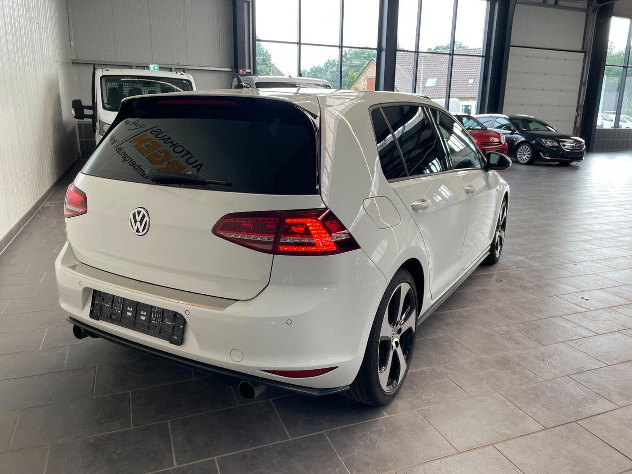 Volkswagen Golf VII GTI Performance BMT /Alu -Winterreifen - Sedan: hình 3 Volkswagen Golf VII GTI Performance BMT /Alu -Winterreifen - Sedan: hình 3