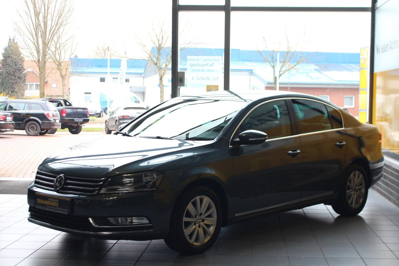 Volkswagen Passat Comfortline BlueMotion Navi PDC - Sedan: hình 4 Volkswagen Passat Comfortline BlueMotion Navi PDC - Sedan: hình 4