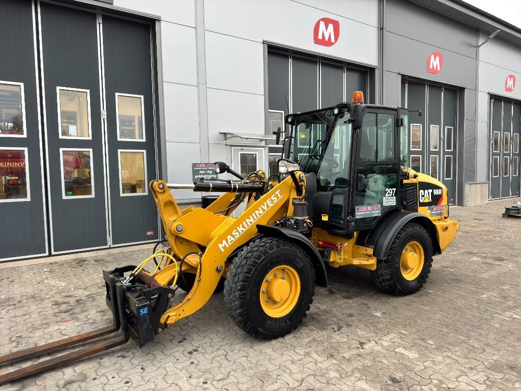 CAT 906M 35 km/h - Máy xúc lật bánh lốp: hình 3 CAT 906M 35 km/h - Máy xúc lật bánh lốp: hình 3