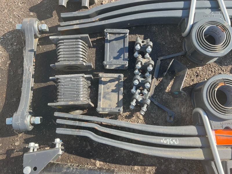 Volvo FH4 - Hệ thống treo thép: hình 2 Volvo FH4 - Hệ thống treo thép: hình 2