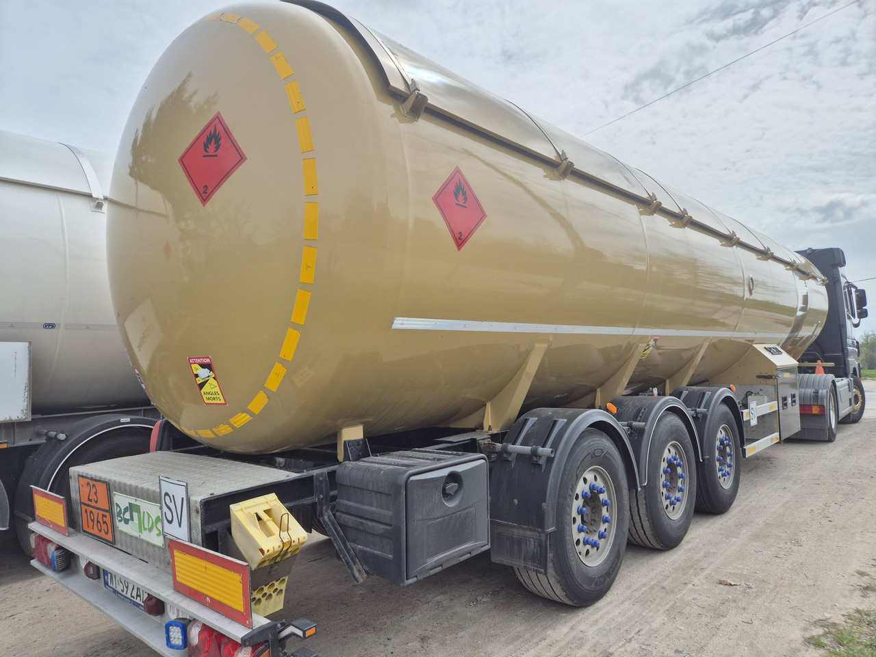 BC-LDS NCG-50 /LPG/ GPL/ PROPANE/ Mercedes axels - Sơ mi rơ moóc bồn: hình 2 BC-LDS NCG-50 /LPG/ GPL/ PROPANE/ Mercedes axels - Sơ mi rơ moóc bồn: hình 2