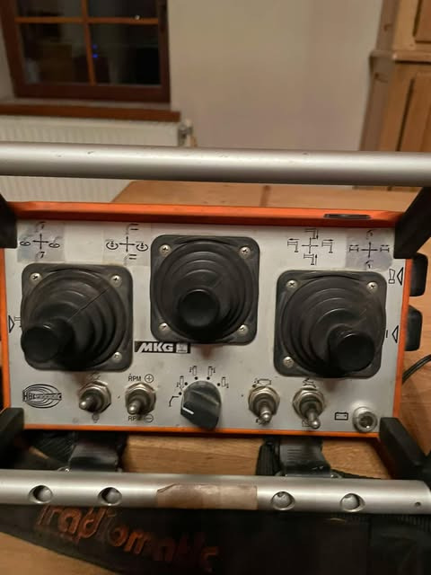 Xe ben, Xe cẩu tự hành mới MERCEDES-BENZ actros: hình 18