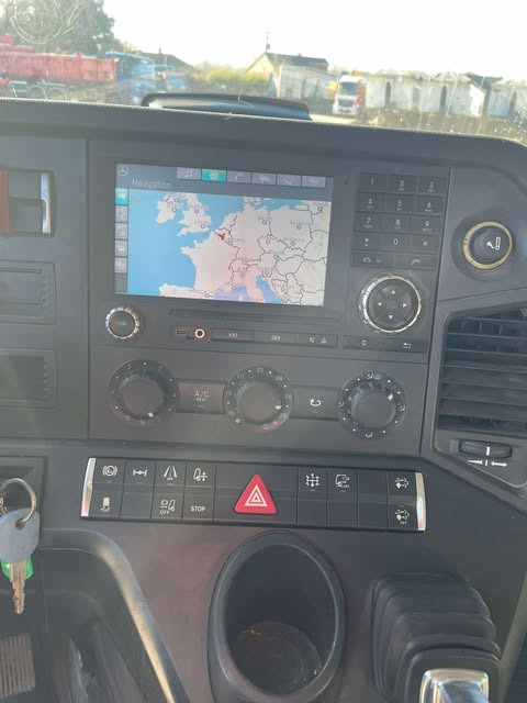 Xe đầu kéo mới mercedes-beenz actros: hình 7 Xe đầu kéo mới mercedes-beenz actros: hình 7