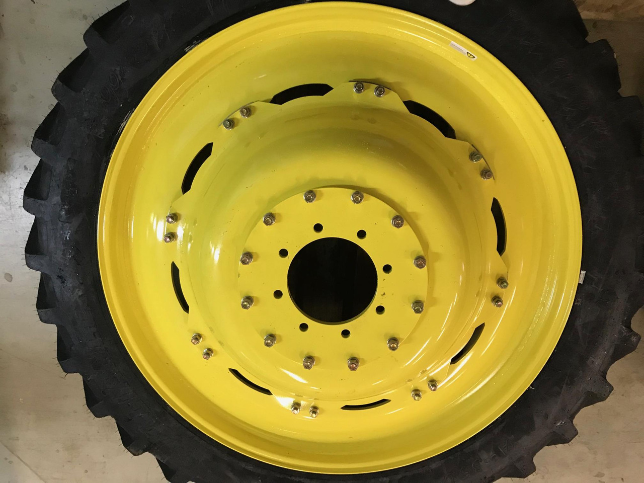 John Deere premium tillage wheel sets - Bánh xe cho Máy móc nông nghiệp: hình 1 John Deere premium tillage wheel sets - Bánh xe cho Máy móc nông nghiệp: hình 1