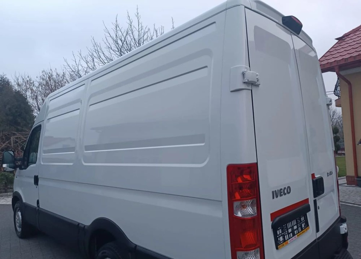 Xe van chở hàng Iveco Dailly 2.3: hình 8