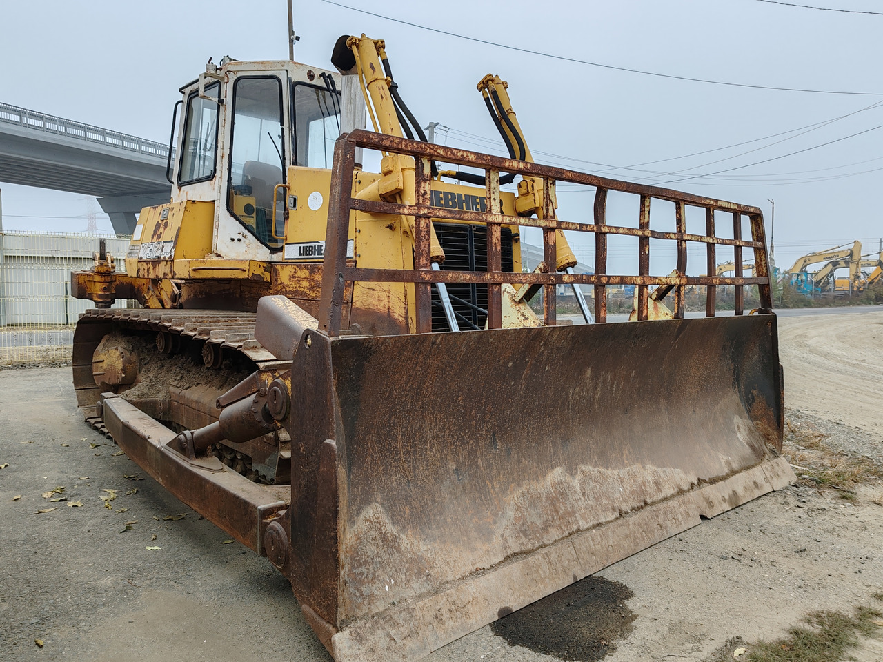 Liebherr PR 732 - Máy ủi: hình 2 Liebherr PR 732 - Máy ủi: hình 2