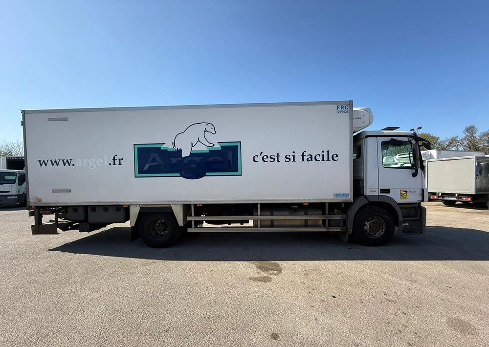 Mercedes-Benz ACTROS 1832 4X2 CHŁODNIA TERMOKING T1200-R Winda - Xe tải đông lạnh: hình 2 Mercedes-Benz ACTROS 1832 4X2 CHŁODNIA TERMOKING T1200-R Winda - Xe tải đông lạnh: hình 2