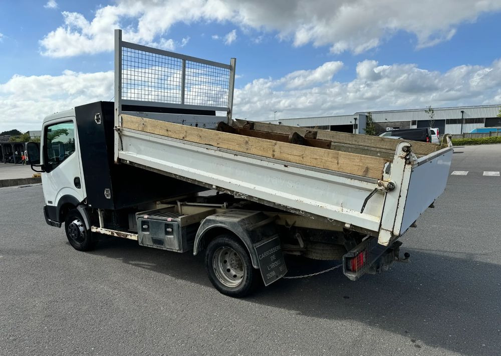Nissan NT400 - Xe ben: hình 3 Nissan NT400 - Xe ben: hình 3