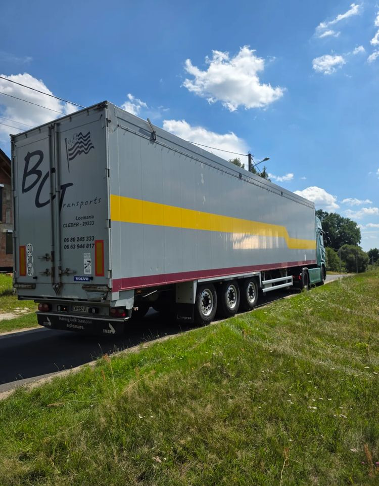 Stas S3-SZ334V - Sơ mi rơ moóc sàn đi bộ: hình 3 Stas S3-SZ334V - Sơ mi rơ moóc sàn đi bộ: hình 3