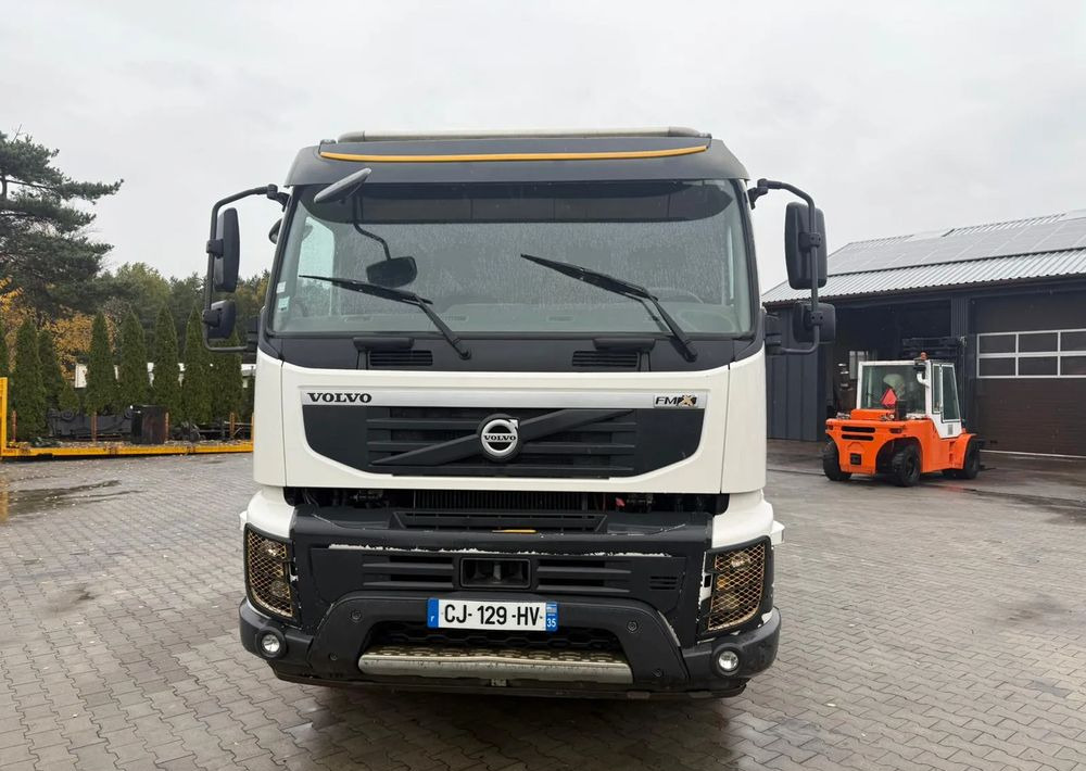 Volvo FMx 330 - Xe tải khung gầm: hình 2 Volvo FMx 330 - Xe tải khung gầm: hình 2