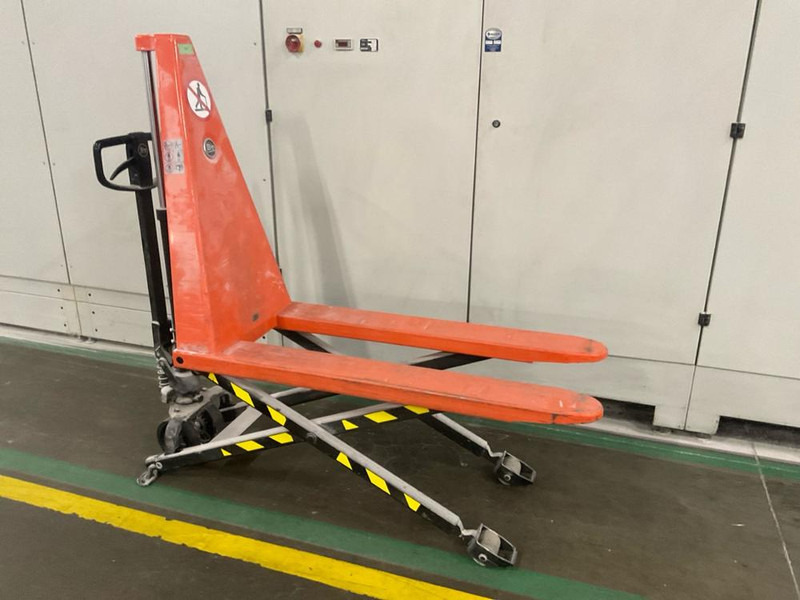 BT HHM100 - Xe nâng: hình 3 BT HHM100 - Xe nâng: hình 3