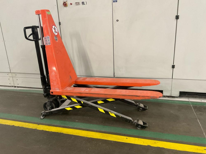 BT HHM100 - Xe nâng: hình 3 BT HHM100 - Xe nâng: hình 3