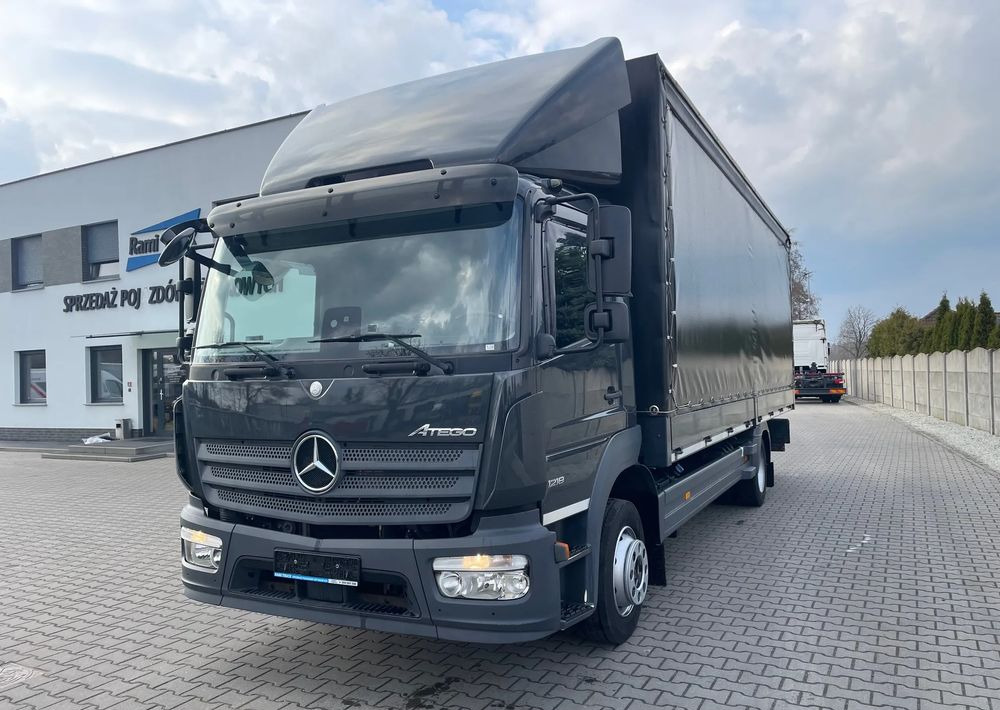 Mercedes-Benz 1218 - Xe tải thùng mui bạt: hình 2 Mercedes-Benz 1218 - Xe tải thùng mui bạt: hình 2
