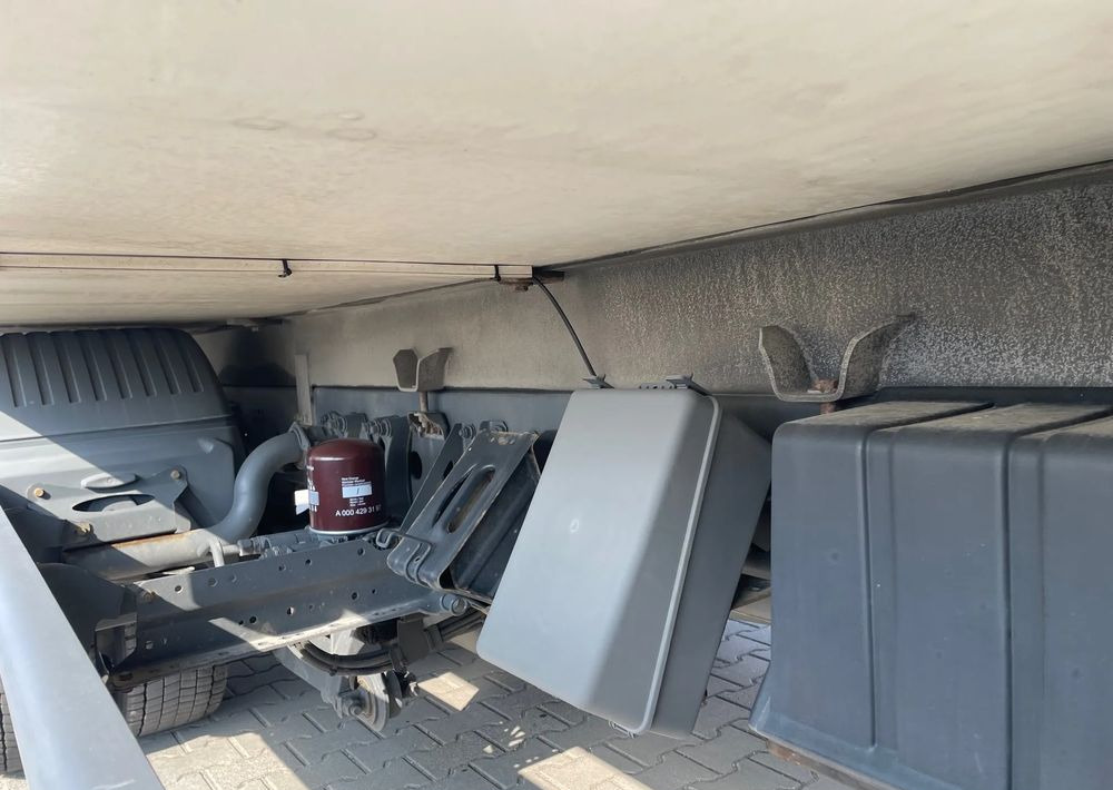 Xe tải đông lạnh Mercedes-Benz ATEGO 1223/ CHŁODNIA/ 15 PALET: hình 10 Xe tải đông lạnh Mercedes-Benz ATEGO 1223/ CHŁODNIA/ 15 PALET: hình 10