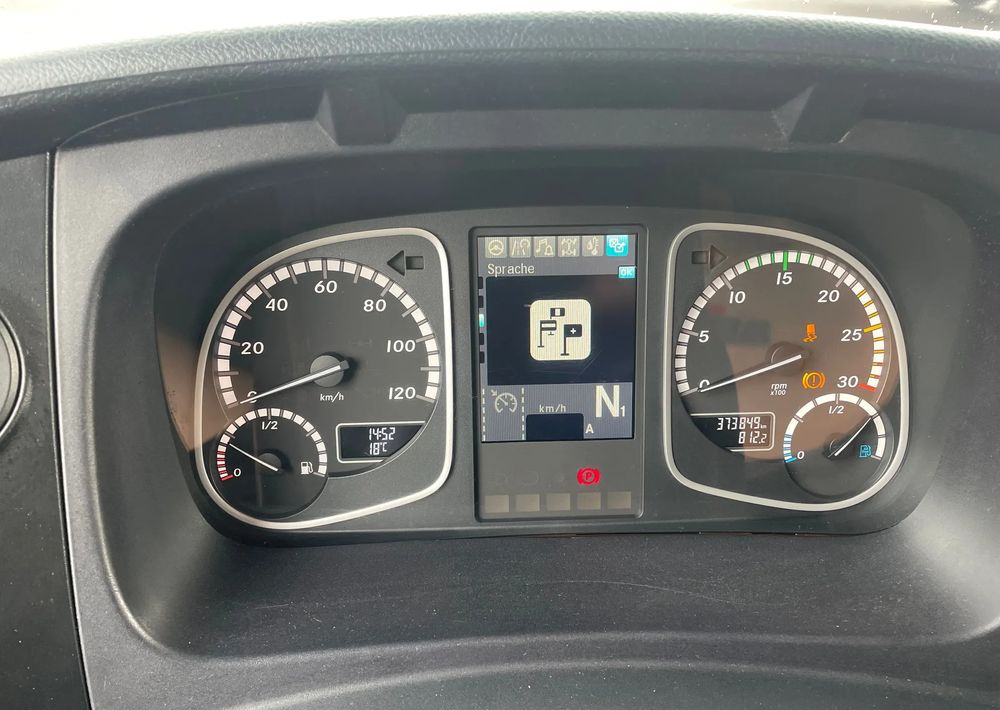 Xe tải đông lạnh Mercedes-Benz ATEGO 1227 CHŁODNIA HAKOWA / HAKÓWKA: hình 9
