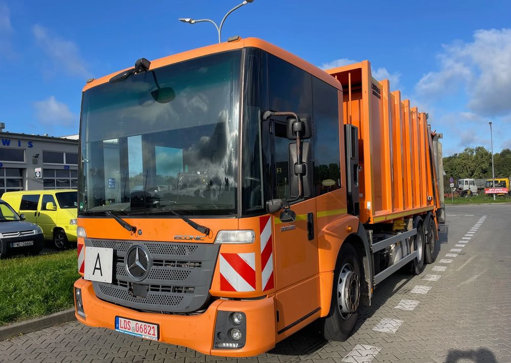 Mercedes-Benz MB ECONIC 1835 ŚMIECIARKA ZOLLER MEDIUM X2 - Xe tải chở rác: hình 1 Mercedes-Benz MB ECONIC 1835 ŚMIECIARKA ZOLLER MEDIUM X2 - Xe tải chở rác: hình 1