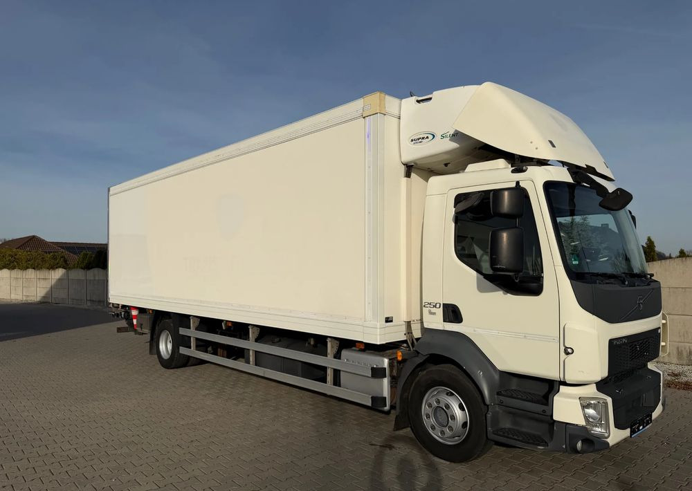 Volvo FL 16.250/ 19 PALET/ Ładownośc 6 ton/ na poduszkach! - Xe tải đông lạnh: hình 5 Volvo FL 16.250/ 19 PALET/ Ładownośc 6 ton/ na poduszkach! - Xe tải đông lạnh: hình 5