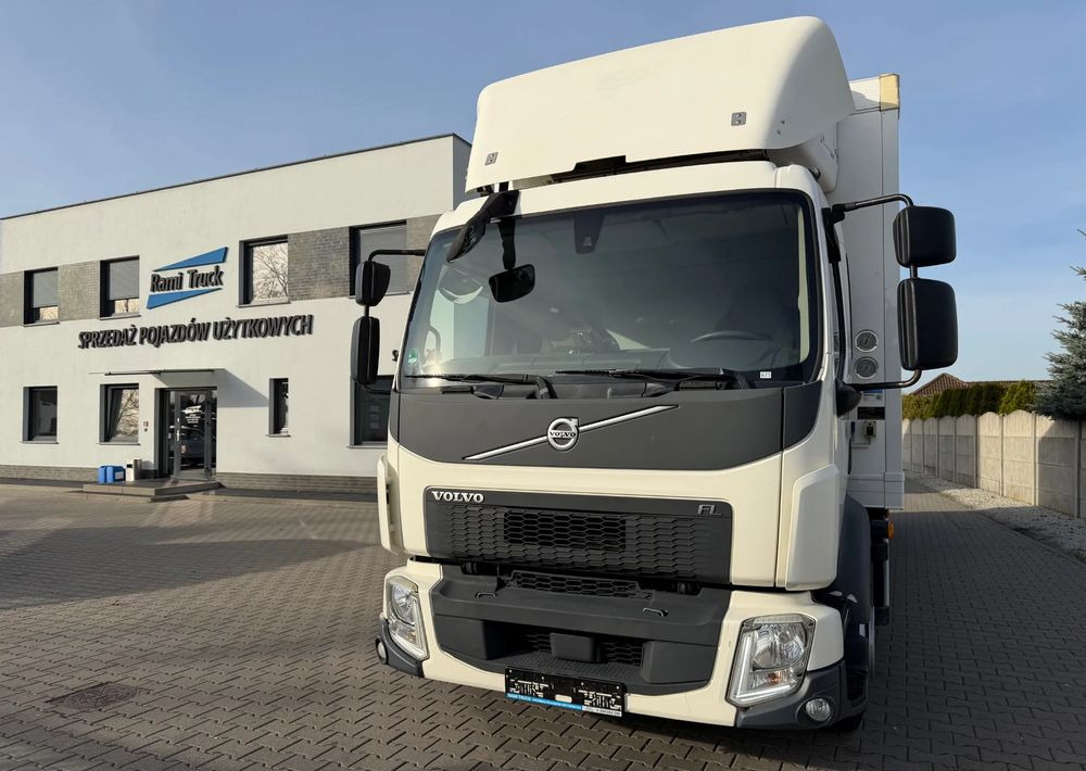 Volvo FL 16.250/ 19 PALET/ Ładownośc 6 ton/ na poduszkach! - Xe tải đông lạnh: hình 3 Volvo FL 16.250/ 19 PALET/ Ładownośc 6 ton/ na poduszkach! - Xe tải đông lạnh: hình 3