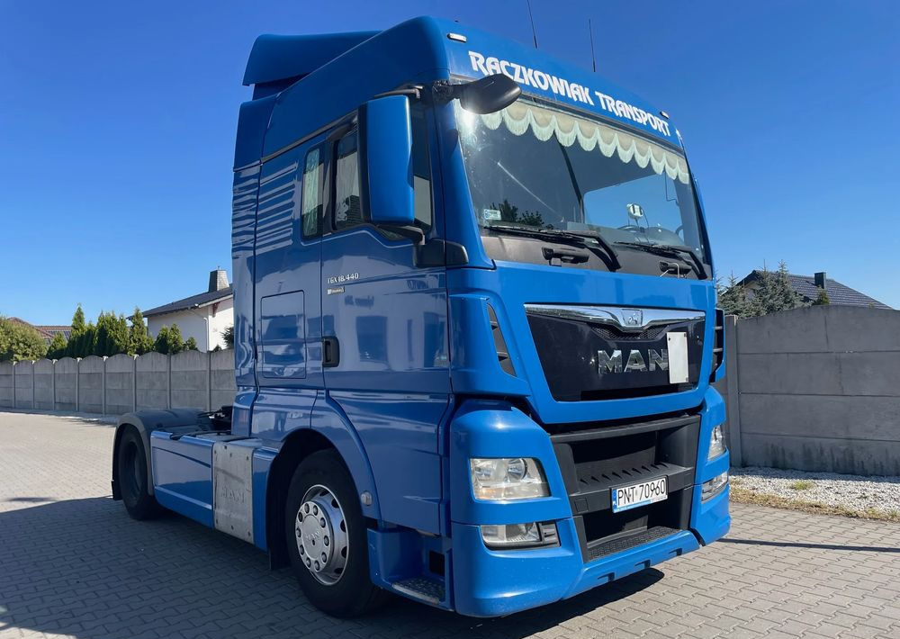 MAN TGX XLX18.440 - Xe đầu kéo: hình 3 MAN TGX XLX18.440 - Xe đầu kéo: hình 3