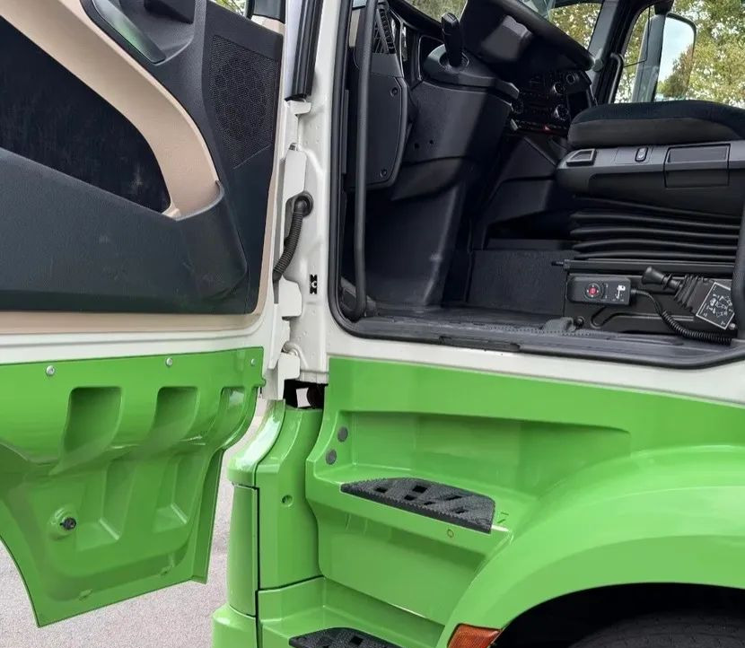 Mercedes-Benz ACTROS 1848 HAD/ 4X4/ HYDRAULIKA - Xe đầu kéo: hình 5 Mercedes-Benz ACTROS 1848 HAD/ 4X4/ HYDRAULIKA - Xe đầu kéo: hình 5